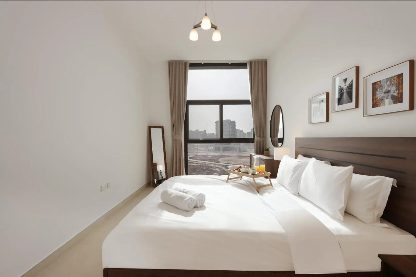 2B With City Skyline Views, Near Metro Station Dubai 0*,