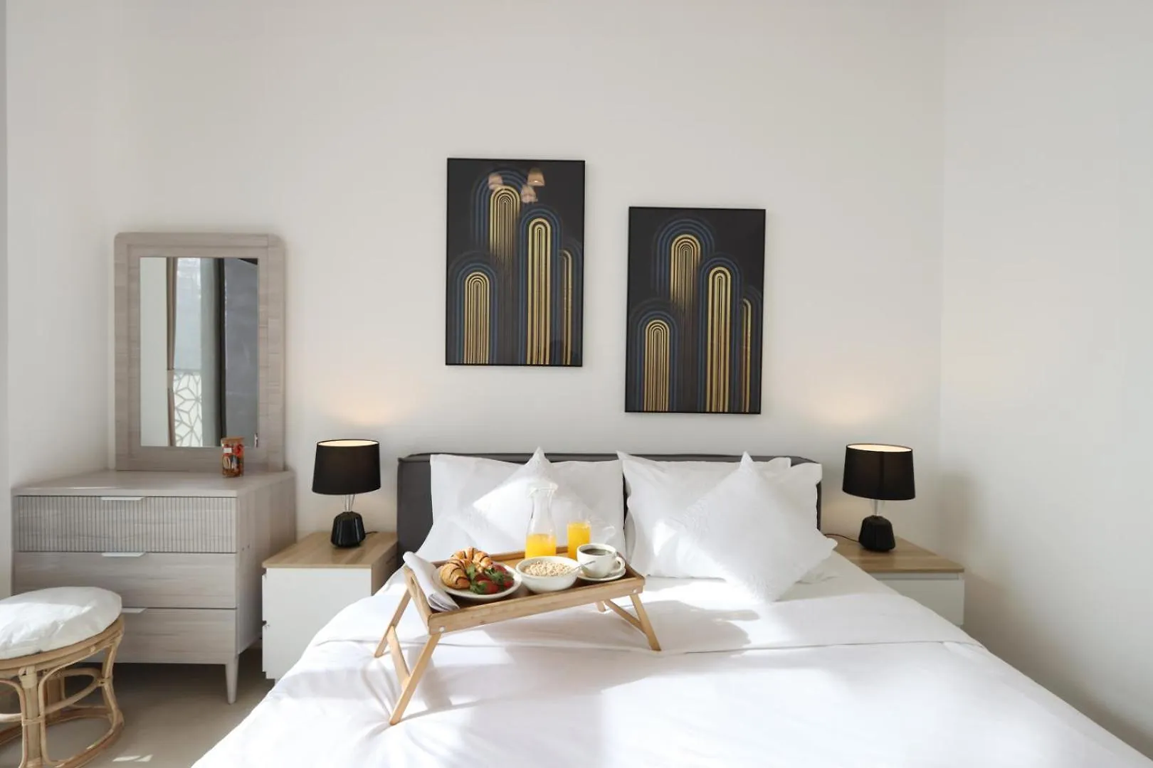 Apartment 2B With City Skyline Views, Near Metro Station Dubai