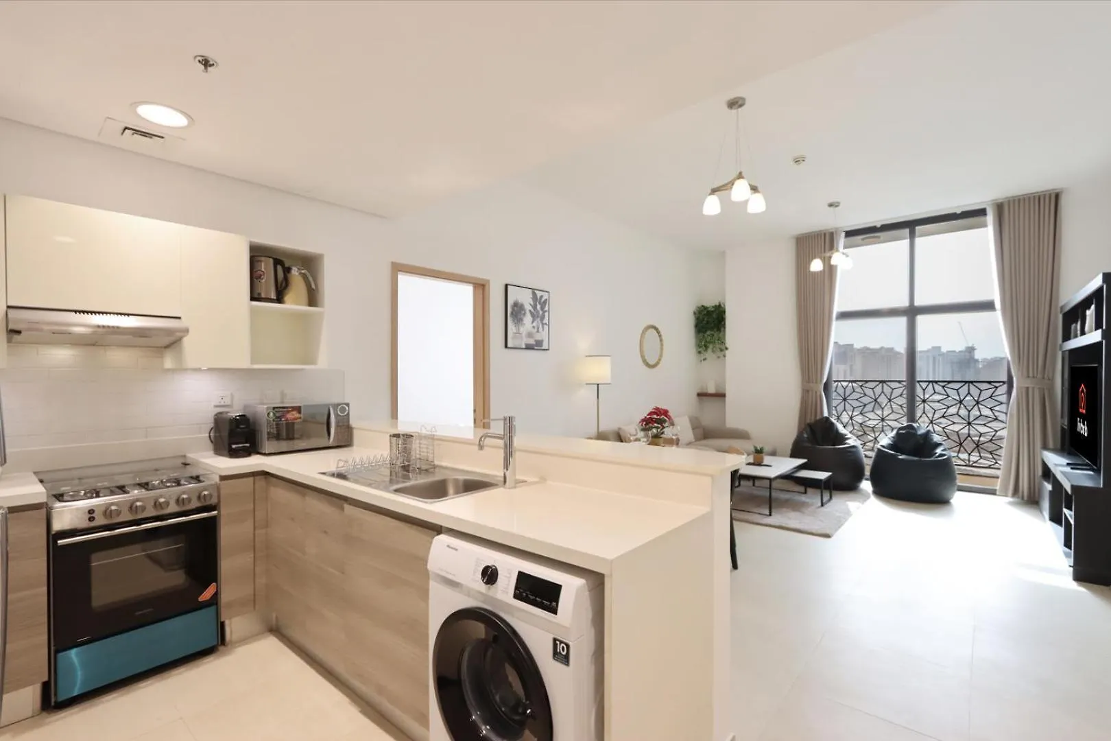 Apartment 2B With City Skyline Views, Near Metro Station Dubai United Arab Emirates