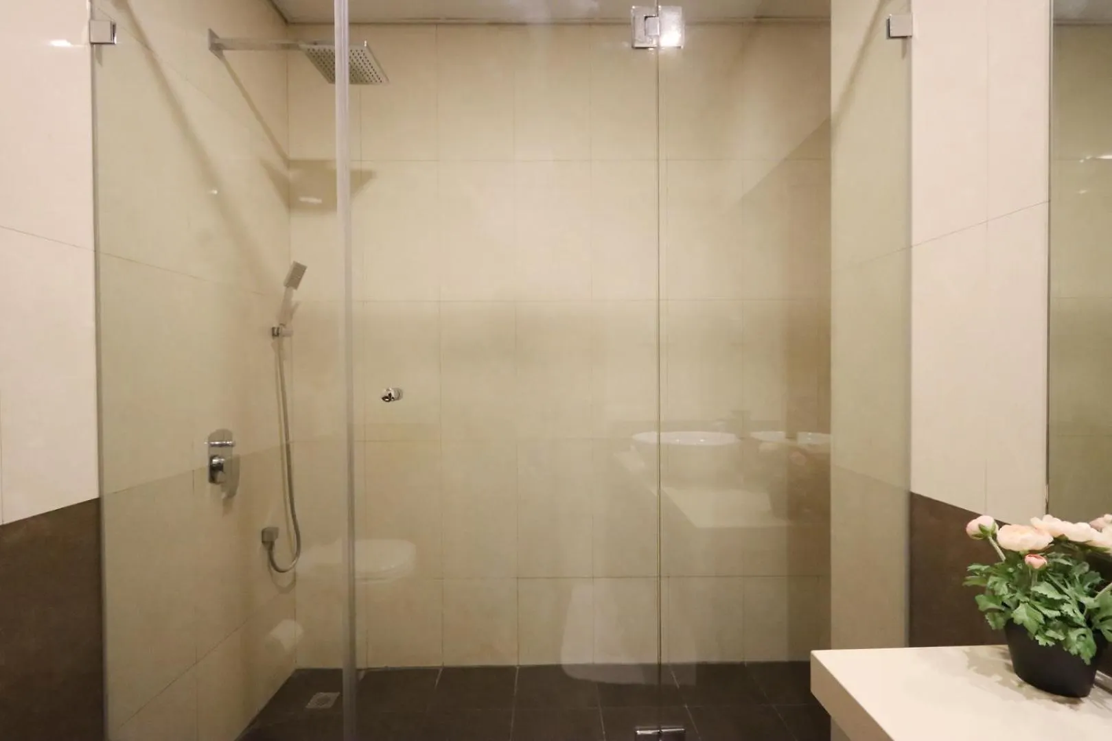 2B With City Skyline Views, Near Metro Station Dubai 0*,  United Arab Emirates