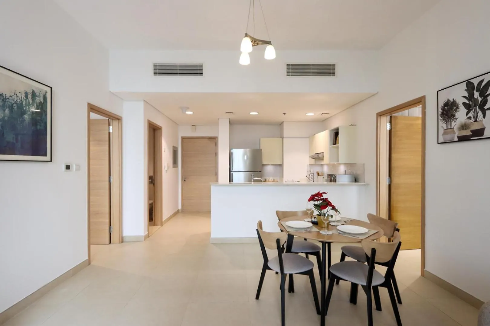 Apartment 2B With City Skyline Views, Near Metro Station Dubai